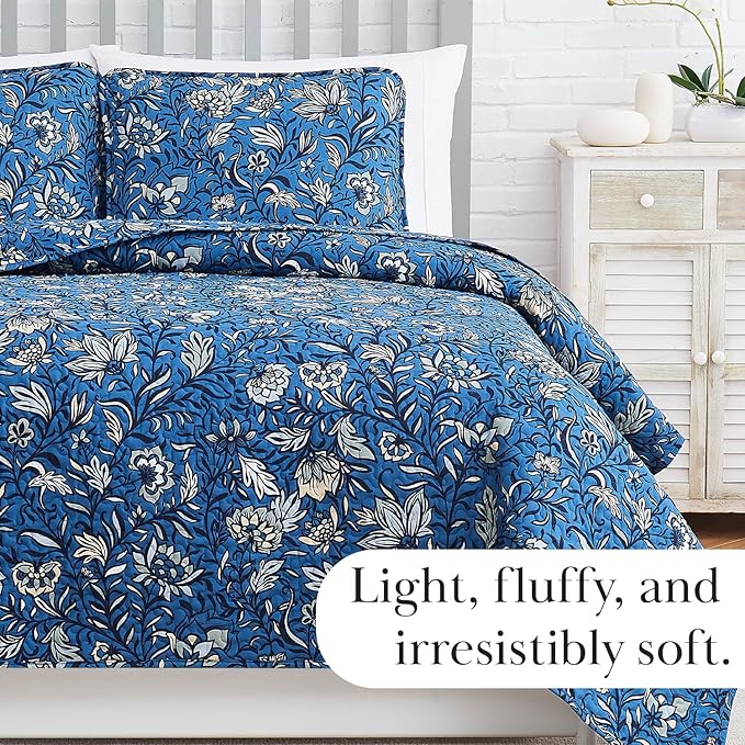 Southshore Fine Living, Inc. Oversize Quilts for King Size Bed, 3-Piece Lightweight Bedding Set with Floral Coverlet and 2 Matching Quilted Pillow Shams, All Season California King Bed Spread, Blue