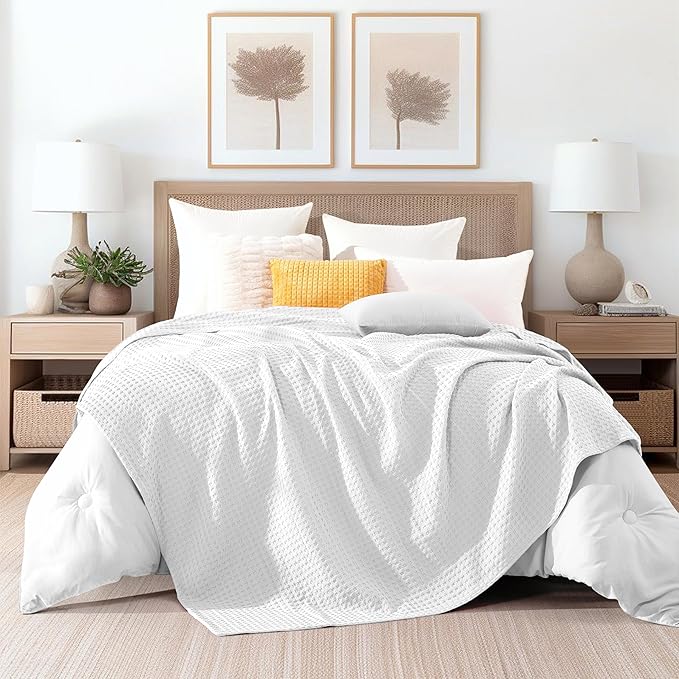 Elegant Comfort Premium 100% Cotton Waffle Blanket - Lightweight Breathable Waffle Weave Bed Blanket - Soft and Warm All Season Blanket for Couch, Sofa and Bed, Full Size 88x88 Inches, White