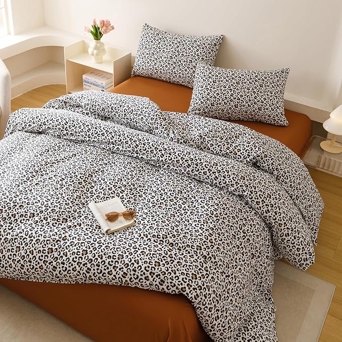 Luxlovery Leopard Comforter Set Queen Animal Cheetah Printed Comforter Black White Bedding Set Fluffy Soft Blanket Quilts with 2 Pillowcases for Women Men Queen Bed