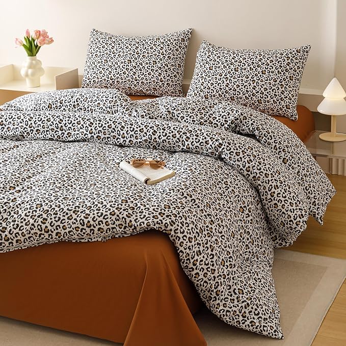 Luxlovery Leopard Comforter Set King Women Men Cheetah Printed Comforter Black White Bedding Set Fluffy Soft Blanket Quilts with 2 Pillowcases for Women Men King Bed