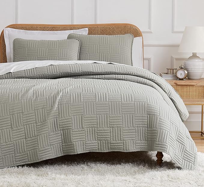 Southshore Fine Living, Inc. Oversized Quilt Bedding Set Lightweight, Prewash Fabric Soft Coverlet Twin Bedspread 2-Piece with One Matching sham (68 in Wide x 98 in Long), Twin/XL, Grid Grey