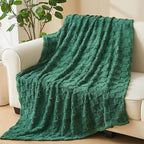 NEWCOSPLAY Super Soft King Blanket Dark Green Premium Silky Flannel Fleece 3D Checkered Lightweight Bed Blanket All Season Use (Dark Green Checkered, King(90"x110"))