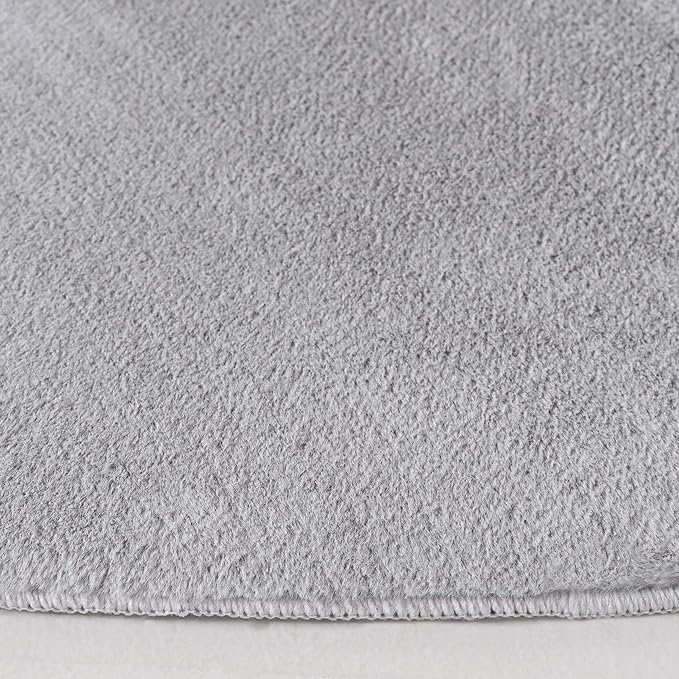 SAFAVIEH Washable Rug Faux Rabbit Fur Shag Collection - 6' Round, Silver, Slip Resistant & Easy Cleaning, Ideal for Living Room, Bedroom, Kids Playroom, Nursery, Dining Space (FRF100G)