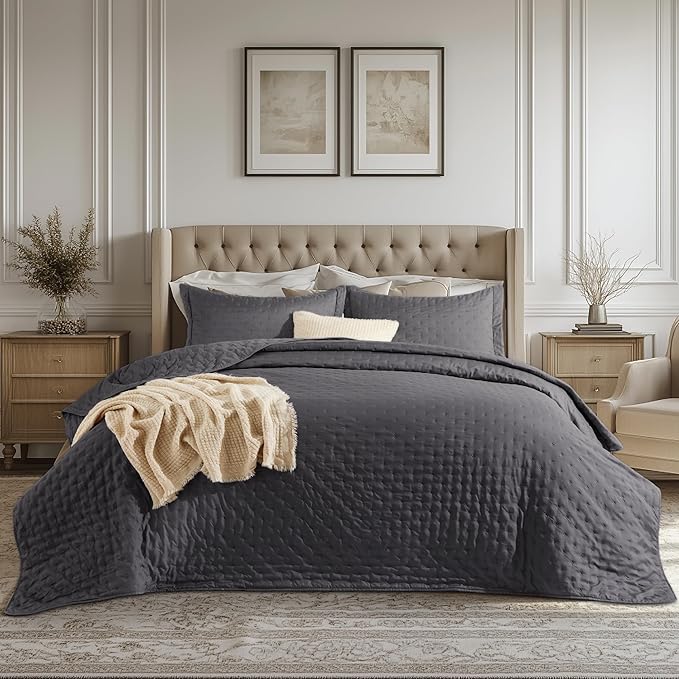 Bedsure California King Quilt - Charcoal Bedspread California King Size & Lightweight Comforter, Modern Coverlet with Clover Pattern, Ultra Soft All-Season Bedding, 111x106 Inches | Stitch-Free Quilting, Ultra Soft, Lightweight, Machine Washable, Pet-F...