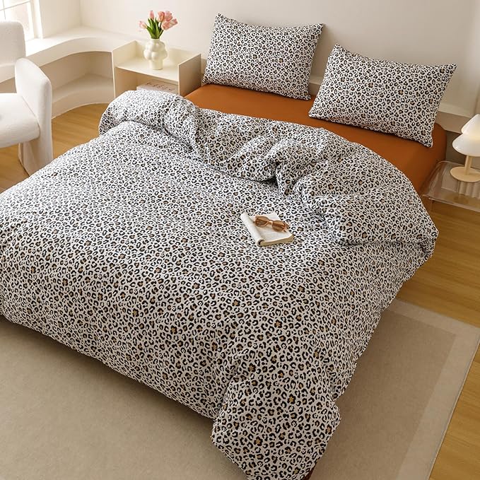 CLOTHKNOW Black Leopard Print Queen Comforter Set Cheetah Bedding Comforter Sets Soft Black Brown Bedding Sets with 2 x Pillowcases Queen Size