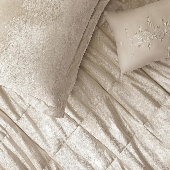 Intelligent Design Twin Comforter Set Velvet Comforters Twin Bedding Reversible, All Season, Diamond Quilted Bedding Microfiber Twin Size Comforters, Felicia, Twin/Twin XL, Champagne 3 Piece