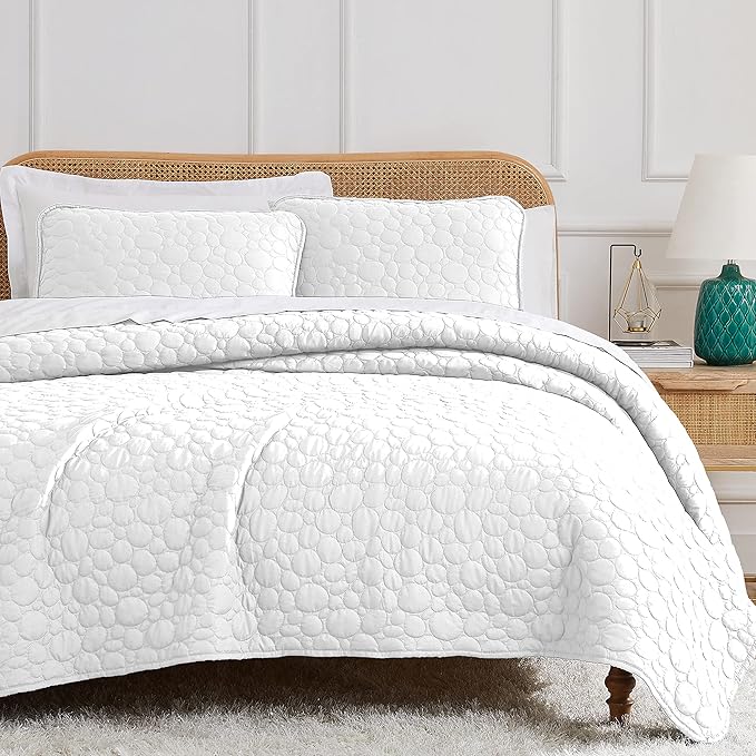 Southshore Fine Living, Inc. Oversized King Quilt Bedding Set, Soft Prewash Fabric, Lightweight Coverlet 3-Piece with Two Matching Quilted Pillow Shams 108" x 98", California/King Quilts, Pebble White