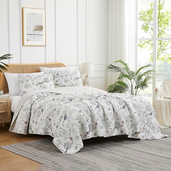 Southshore Fine Living, Inc. Oversized Quilt Bedding Set, 2-Piece Twin XL Coverlet with Matching Pillow Sham, Bayberry Print Coverlet, All Season Quilt Bedspread, Lightweight Twin XL Quilts, Ivory