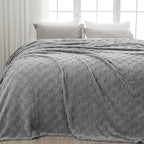 NEWCOSPLAY Super Soft Queen Blanket Grey Premium Silky Flannel Fleece 3D Checkered Lightweight Bed Blanket All Season Use (Grey Checkered, Queen(90"x90"))