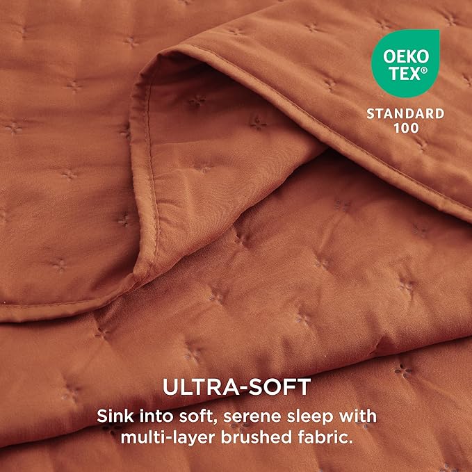 Bedsure Quilts Queen Size - Red Orange Bedspread Queen Size & Lightweight Comforter, Boho Coverlet with Clover Pattern, Ultra Soft All-Season Bedding, 90 x 96 Inches | Stitch-Free Quilting, Ultra Soft, Lightweight, Machine Washable, Pet-Friendly