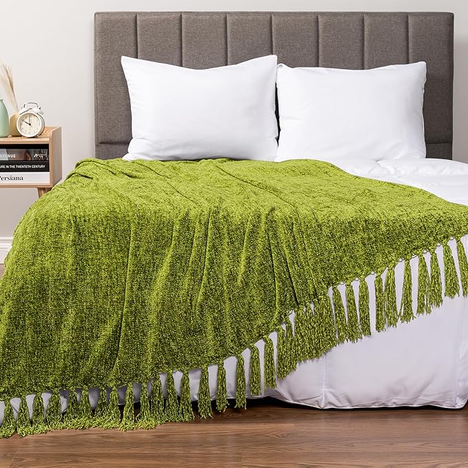 PAVILIA Olive Green Throw Blanket for Couch, Twin Size Bed, Chenille Blanket for Sofa Bed, Soft Knit Woven Blanket with Tassel, Decorative Textured Blanket for Living Room, Olive Green 60x80