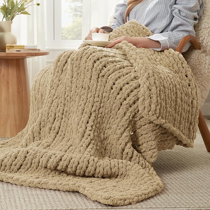 Amélie Home Chunky Knit Throw Blanket for Couch, Soft Chenille Handmade Crochet Throw Rope Knot Blanket for Children, 40"x50", Beige