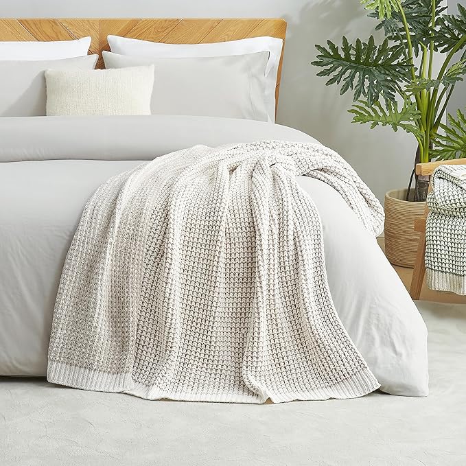 Amélie Home Knit Throw Blanket, Soft Chenille Cozy Breathable Pineapple Chunky Decorative Blanket for Couch, Bed & Sofa, French-Inspired Lightweight Warm Gift for Women, Beige, 50"x60"