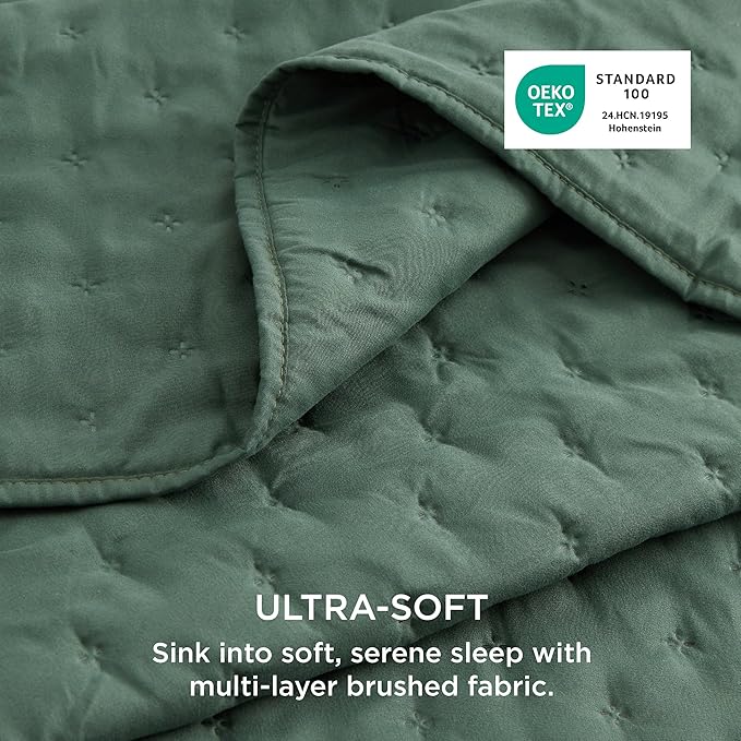 Bedsure Quilts Queen Size - Dark Green Bedspread Queen Size & Lightweight Comforter, Modern Coverlet with Clover Pattern, Ultra Soft All-Season Bedding, 90 x 96 Inches | Stitch-Free Quilting, Ultra Soft, Lightweight, Machine Washable, Pet-Friendly