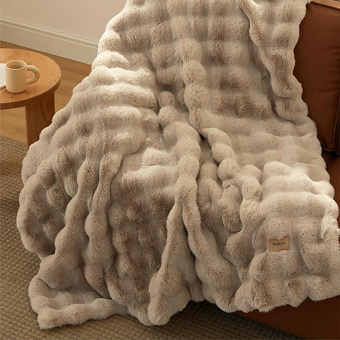 Bedsure GentleSoft Fluffy Fuzzy Twin Blanket, Soft Cozy Fleece Faux Fur Blanket, Pink Decorations Minky Velvet Couch Cover, Thick Warm Plush Women Men Birthday Gifts, 870GSM, Beige
