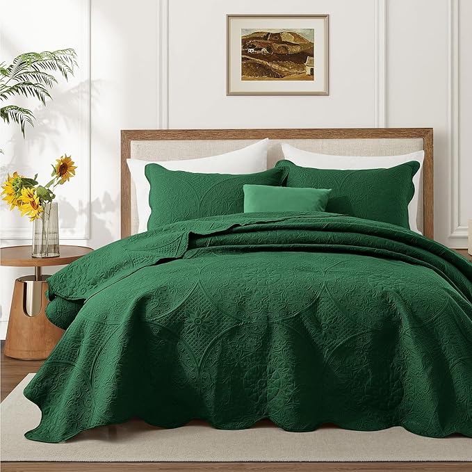 IR Imperial Rooms 10 Pack Queen Quilt Bedding Set (90" x 96") - Bulk Wholesale for Hotels, Guest Bedroom & Airbnbs - Lightweight Microfiber Reversible Floral Embossed Quilts Bedspreads (Emerald)