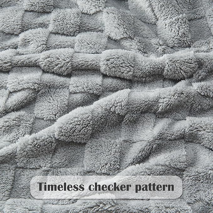 NEWCOSPLAY Super Soft Queen Blanket Grey Premium Silky Flannel Fleece 3D Checkered Lightweight Bed Blanket All Season Use (Grey Checkered, Queen(90"x90"))