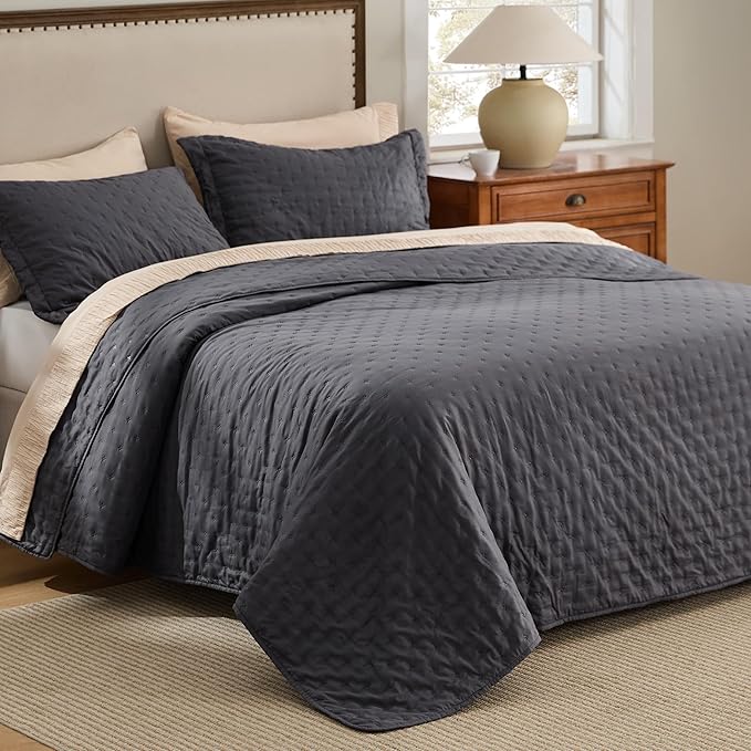 Bedsure King Quilt - Charcoal Bedspread King Size & Lightweight Comforter, Modern Coverlet with Clover Pattern, Ultra Soft All-Season Bedding, 106 x 96 Inches | Stitch-Free Quilting, Ultra Soft, Lightweight, Machine Washable, Pet-Friendly