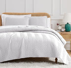 Southshore Fine Living, Inc. Oversized Quilt Bedding Set Lightweight, Prewash Fabric Soft Coverlet Bedspread 2-Piece with One Matching sham (68 in Wide x 98 in Long), Twin/Twin XL, Chevron White