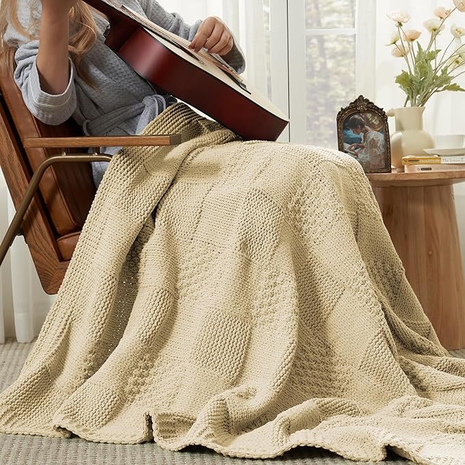 Amélie Home Knit Throw Blanket, Soft Chenille Cozy Breathable Checkered Chunky Decorative Blanket for Couch, Bed & Sofa, French-Inspired Lightweight Warm Gift for Women, Beige, 50"x60"