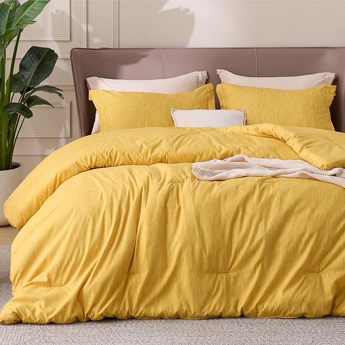 Bedsure Queen Comforter Set - Dark Red Comforter Queen Size, Soft Bedding for All Seasons, Cationic Dyed Bedding Set, 3 Pieces, 1 Comforter (90"x90") and 2 Pillow Shams (20"x26"+2")