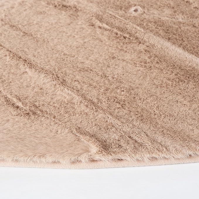 SAFAVIEH Washable Rug Faux Rabbit Fur Shag Collection - 6' Round, Beige, Slip Resistant & Easy Cleaning, Ideal for Living Room, Bedroom, Kids Playroom, Nursery, Dining Space (FRF976B)