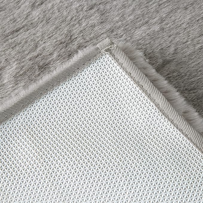 Home-Complete Faux Fur Bath Mat – 21x34-Inch Nonslip Jacquard Faux Fur Rug for Washable Rug Bathroom or Kitchen, Gray