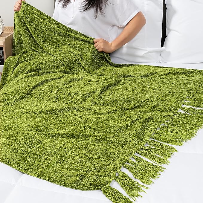 PAVILIA Olive Green Throw Blanket for Couch, Twin Size Bed, Chenille Blanket for Sofa Bed, Soft Knit Woven Blanket with Tassel, Decorative Textured Blanket for Living Room, Olive Green 60x80